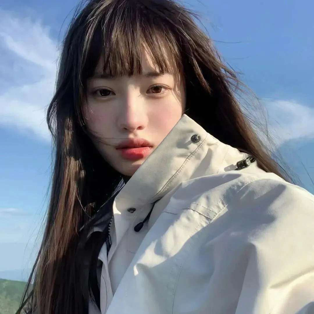 九顶假发的女孩
